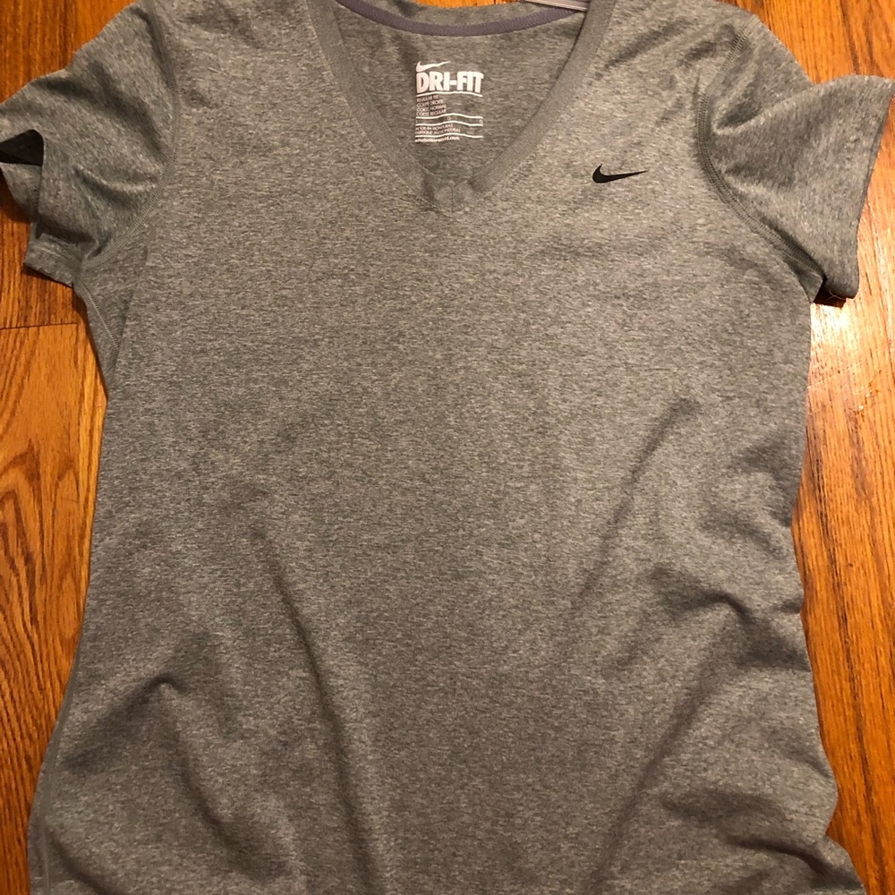 Women’s Large Nike Dri-Fit Shirt